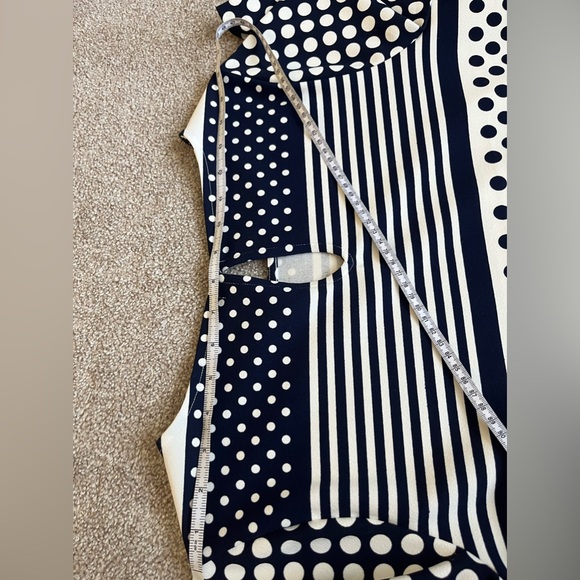 Casual dress - Picture 10 of 10